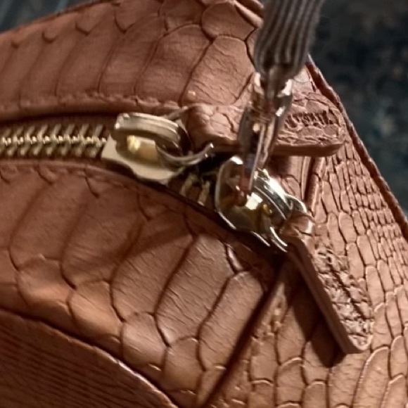 Trish Mc Evoy Makeup bag Zip Around Faux leather snakeskin brown - Picture 14 of 17